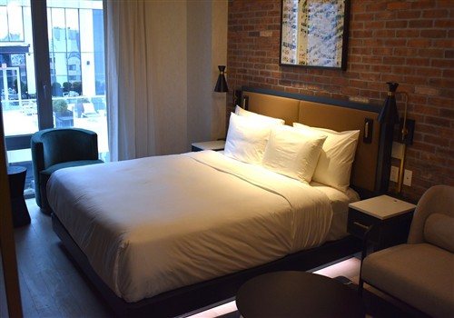 Arena Hotel — Guest room