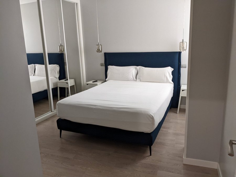 Arenal Suites — Guest room