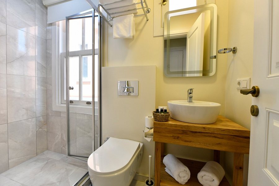 Ares Hotel Istanbul — Bathroom