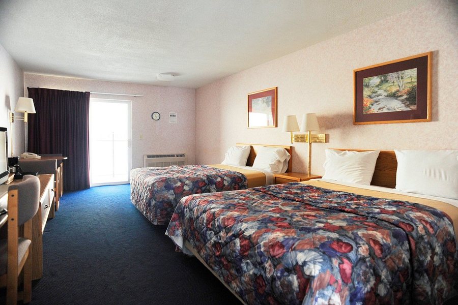 Argo Inn and Suites — Guest room