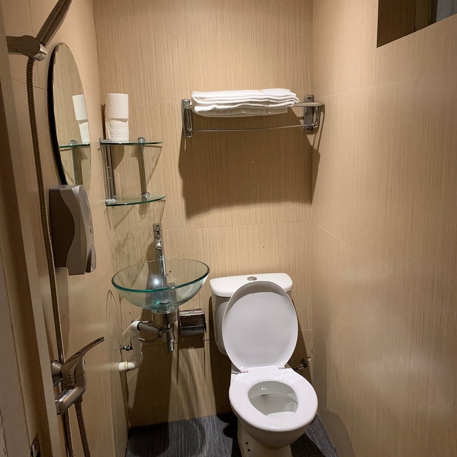 Arianna Hotel — Bathroom
