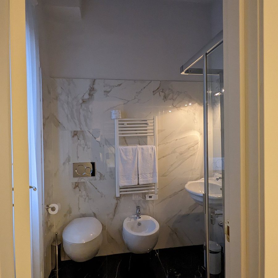 Ariele Hotel — Bathroom