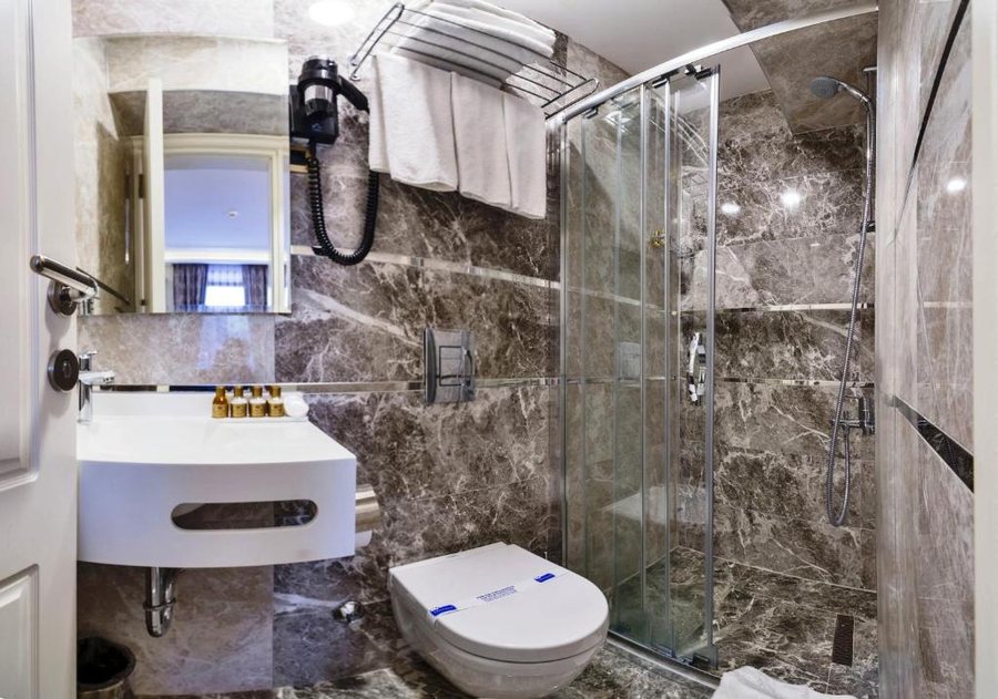 Arife Sultan Hotel Istanbul — Bathroom
