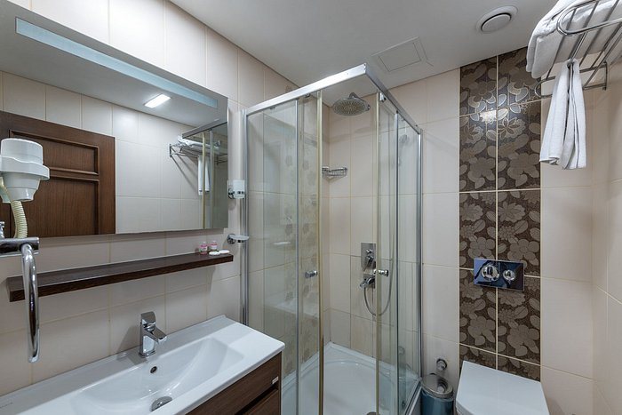 Aristocrat Hotel Istanbul — Bathroom