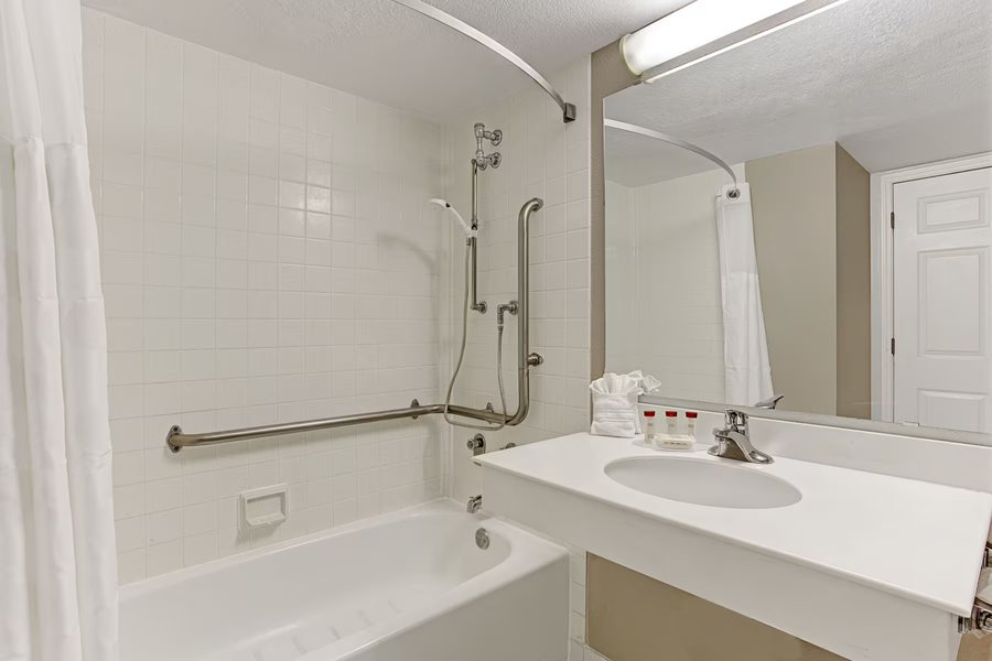 Arizona Inn — Bathroom