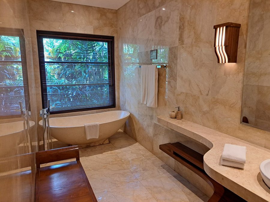 Arkamara Dijiwa Ubud — Bathroom