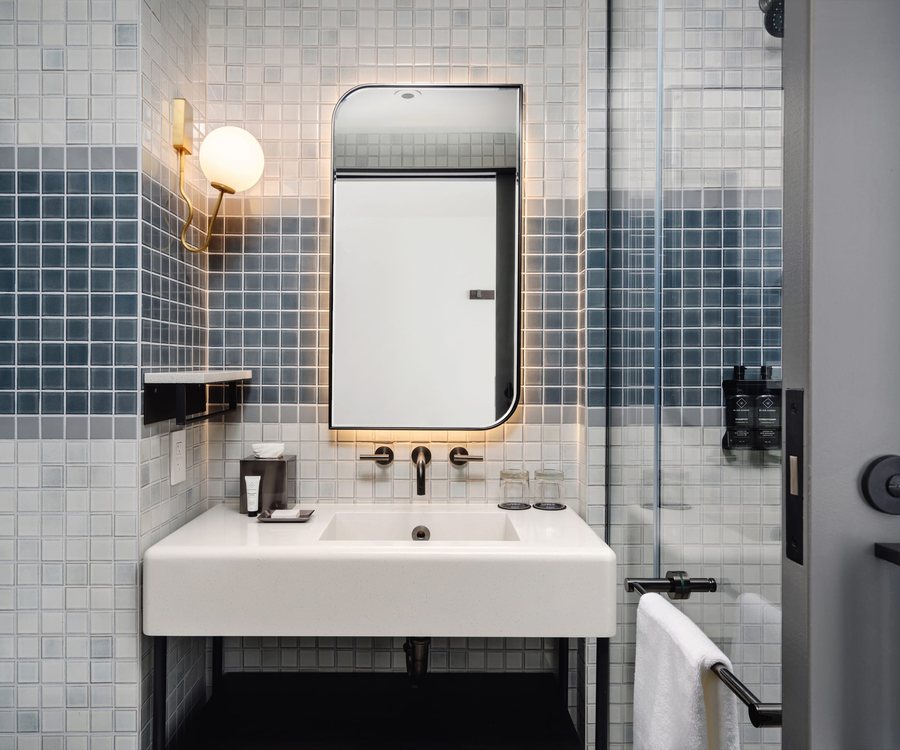 Arlo Midtown — Bathroom