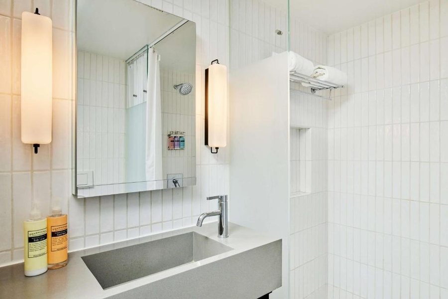Arlo NoMad — Bathroom