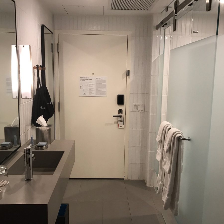 Arlo Soho — Bathroom