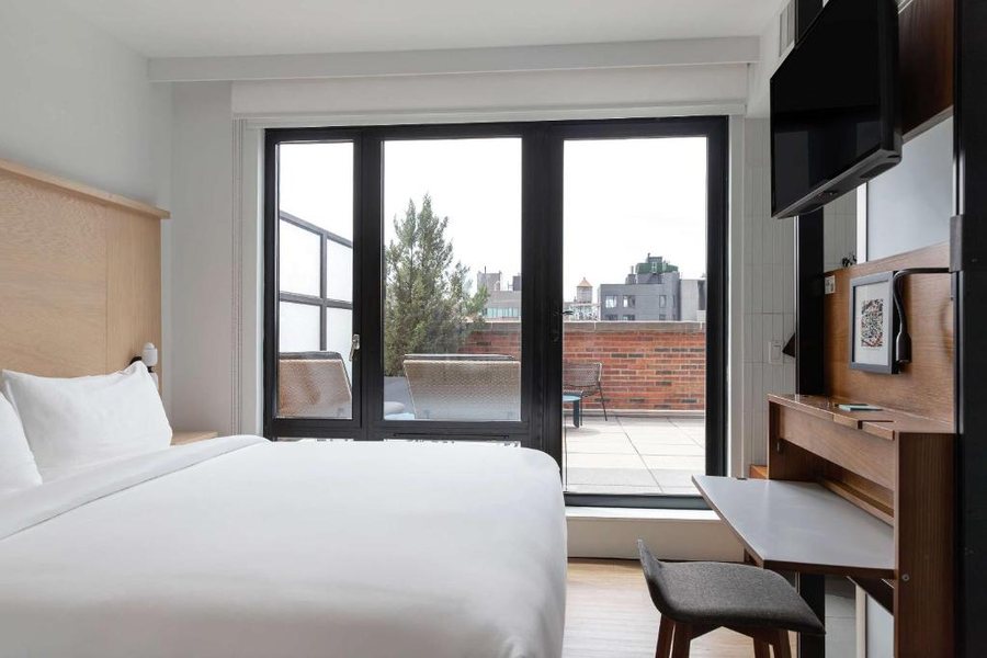 Arlo Soho — Guest room