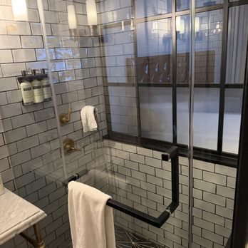 Arlo Williamsburg — Bathroom