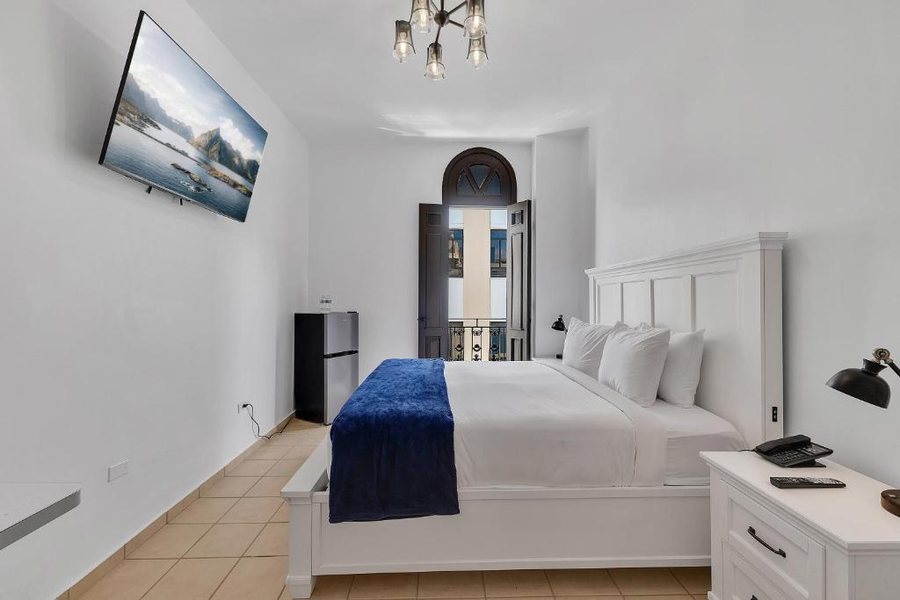 Armas Hotel — Guest room