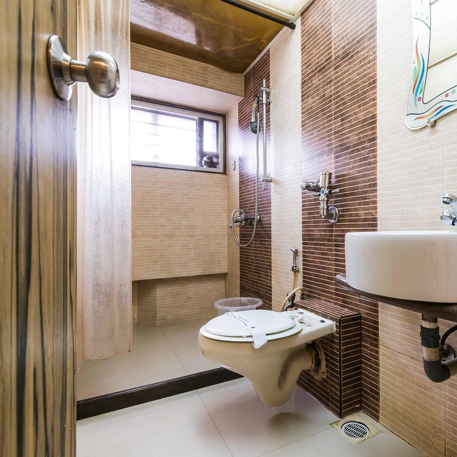 Arnna Hotel — Bathroom