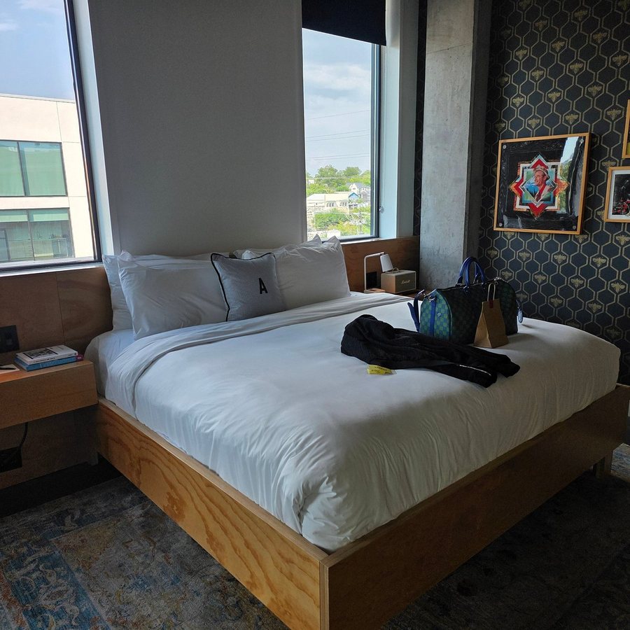 ARRIVE Austin — Guest room