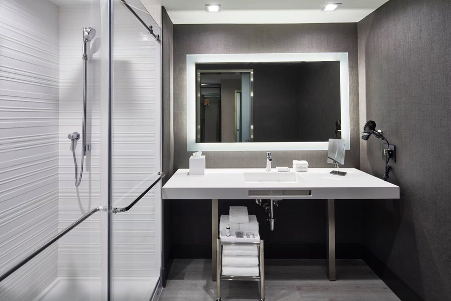 Arrowhead Inn — Bathroom