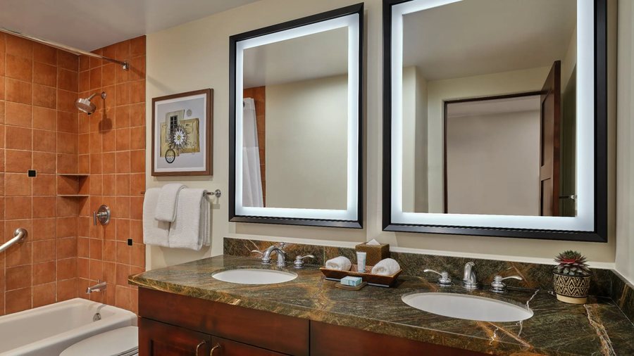 Arroyo Pinion Hotel Ascend Hotel Collection — Bathroom