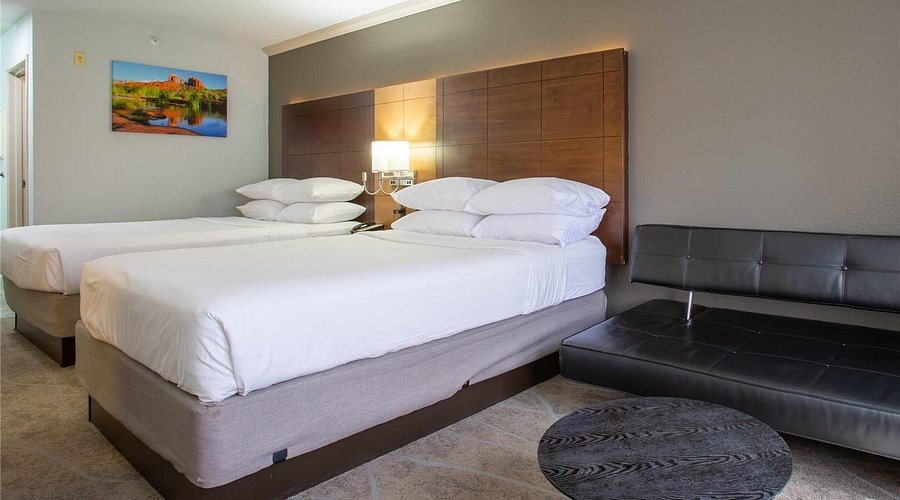 Arroyo Pinion Hotel Ascend Hotel Collection — Guest room
