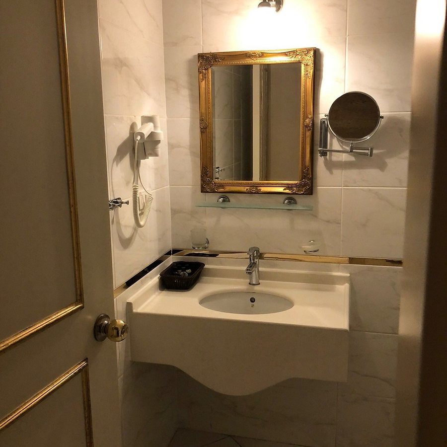 ART Karakoy Suites Hotel Istanbul — Bathroom