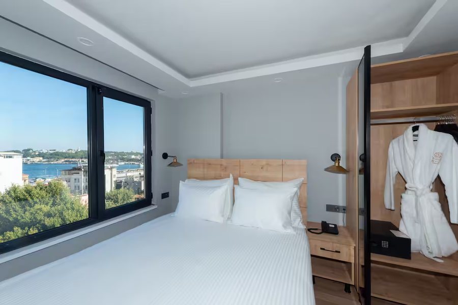 ART Karakoy Suites Hotel Istanbul — Guest room