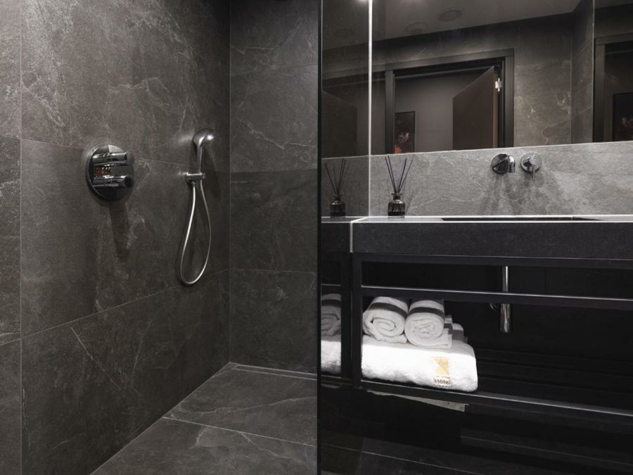 Art Suites Boutique Hotel — Bathroom