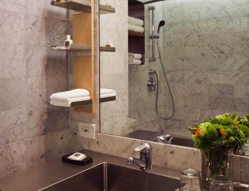 Arthouse Hotel New York City — Bathroom
