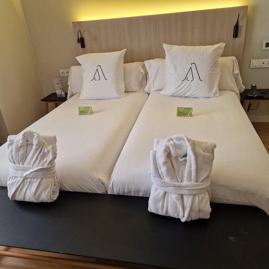 ARTIEM Madrid — Guest room
