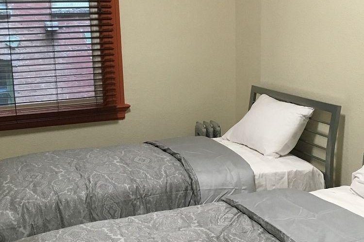 Artmar Hotel — Guest room
