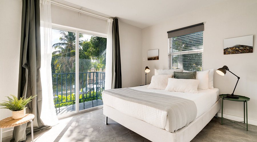 Artrageous Flats Wynwood Miami Florida — Guest room