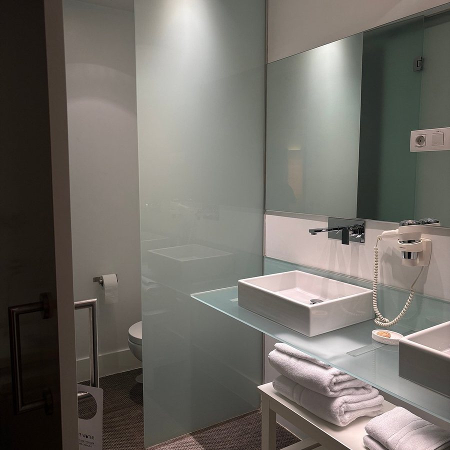 Artrip Hotel — Bathroom