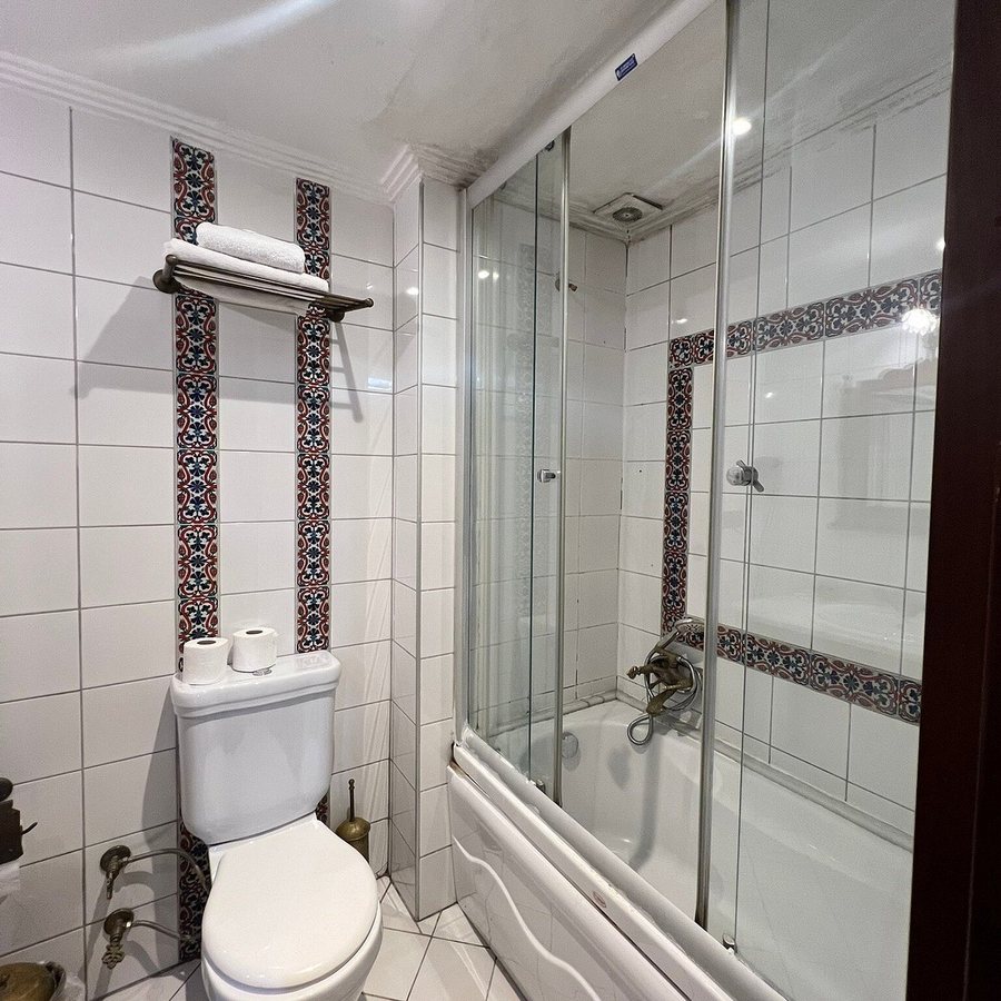 Aruna Hotel Istanbul — Bathroom