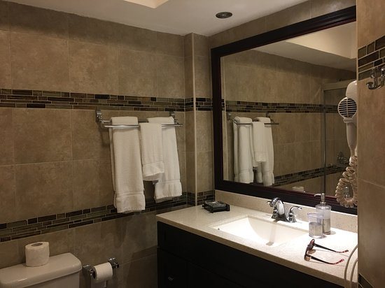 Aruwai White H O Resort — Bathroom