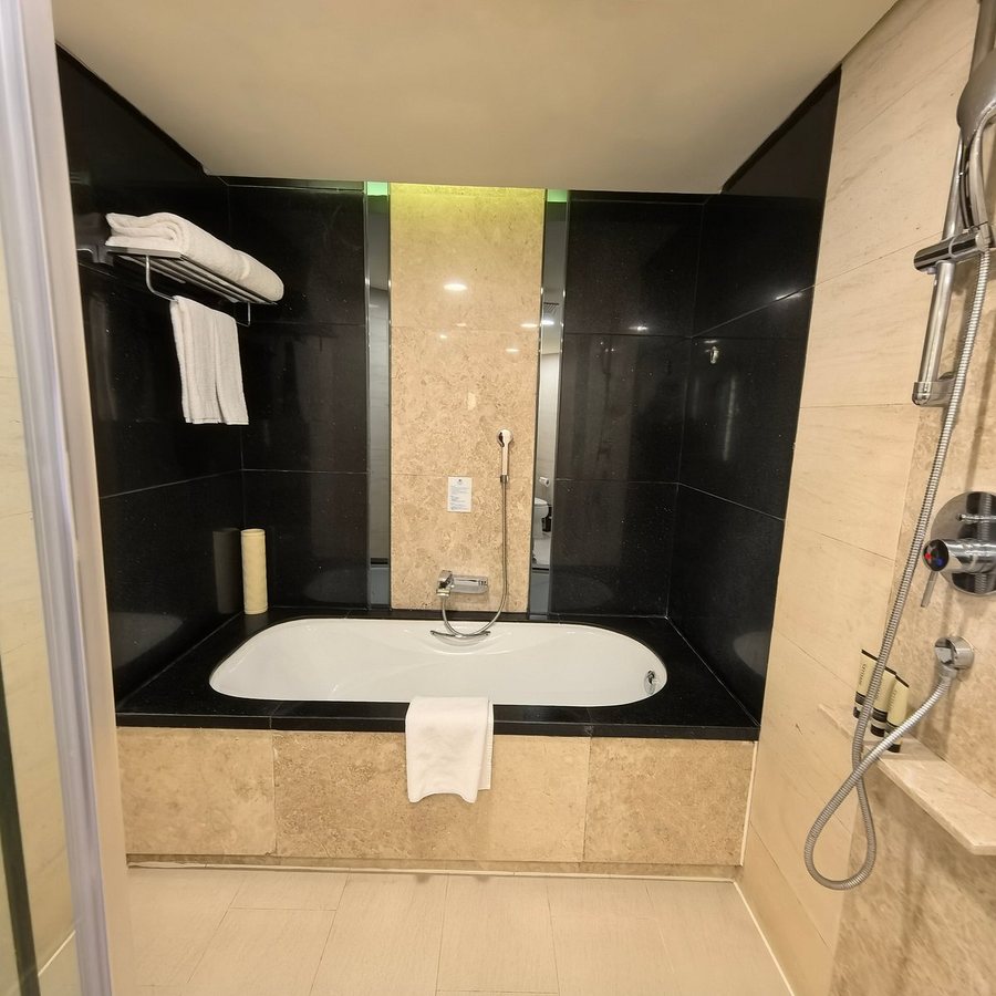Ascott Huai Hai Road Shanghai — Bathroom