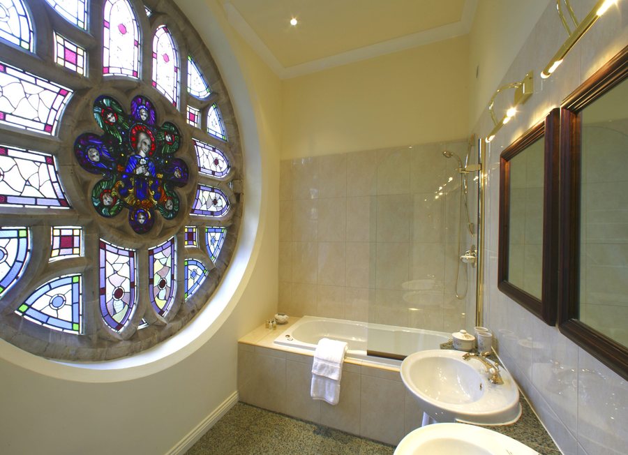 Ashdown Park Hotel — Bathroom