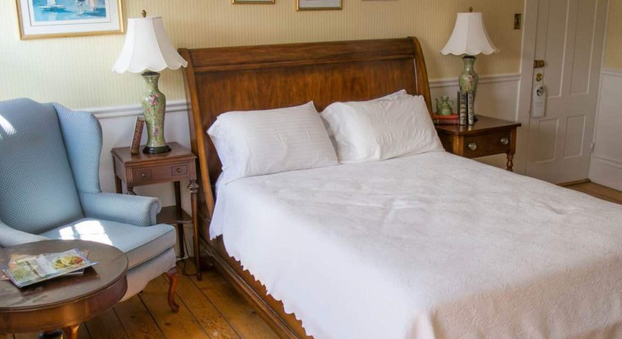 Ashley Inn — Guest room