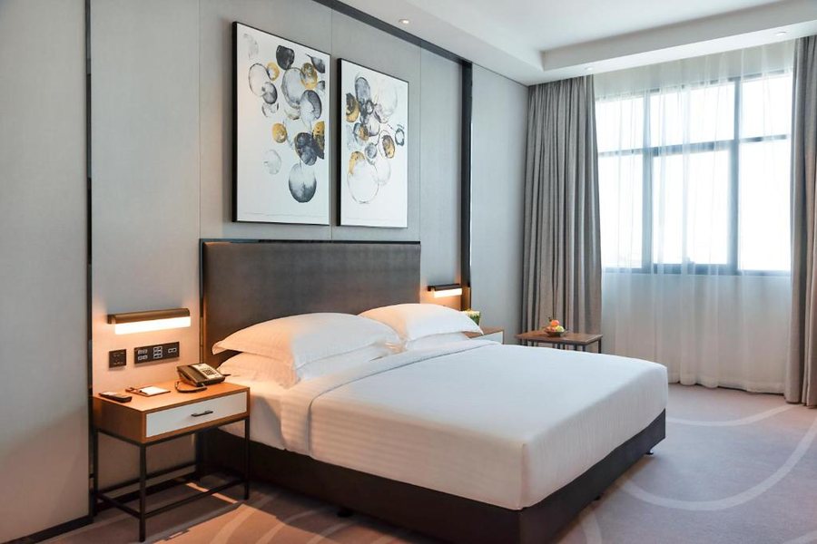 Asiana Hotel — Guest room