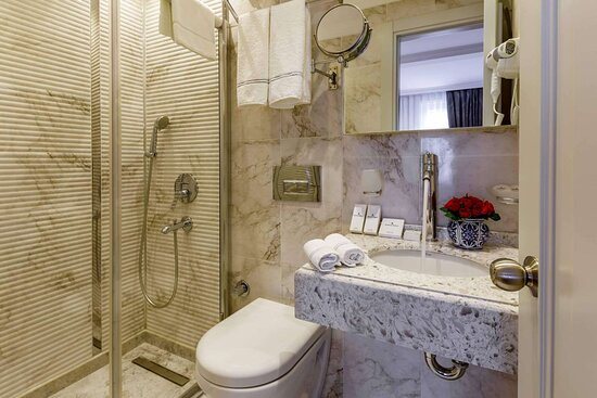 Aspalace Hotel Istanbul — Bathroom