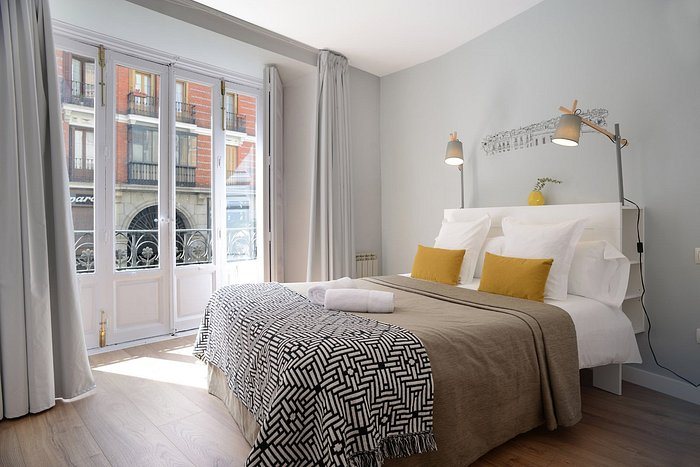 Aspasios Calle Mayor Apartments — Guest room