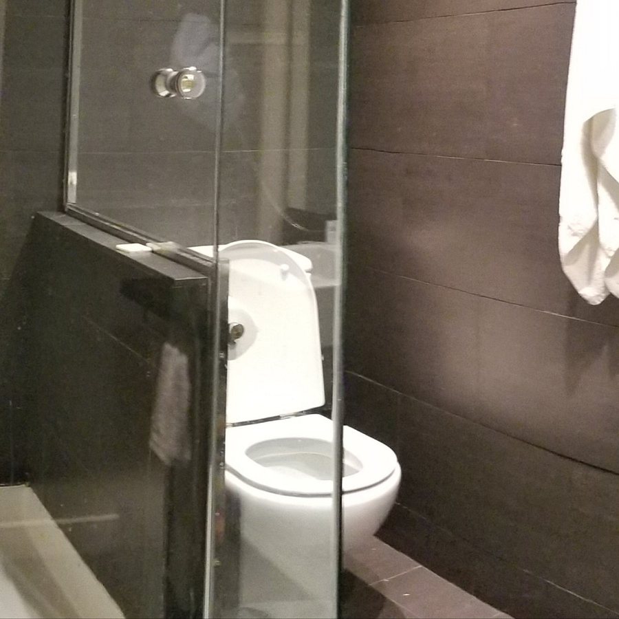Aspasios Fuster Apartments Barcelona Catalonia — Bathroom