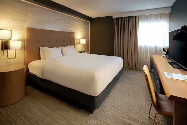 Aspen Grand Hotel Houston — Guest room