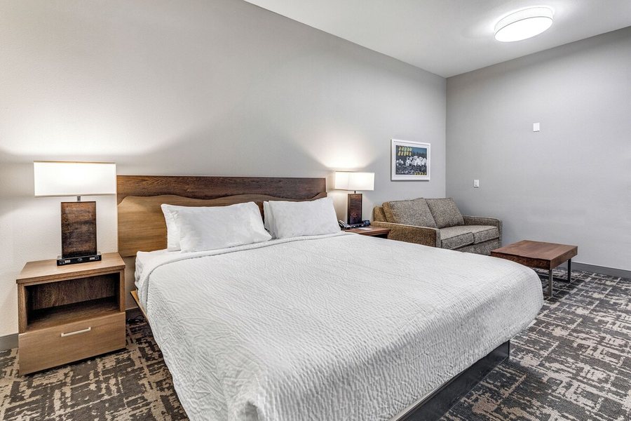 Aspen Suites Hotel Fairbanks — Guest room