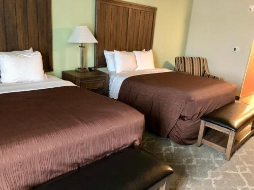 Aspen Suites Hotel Homer — Guest room