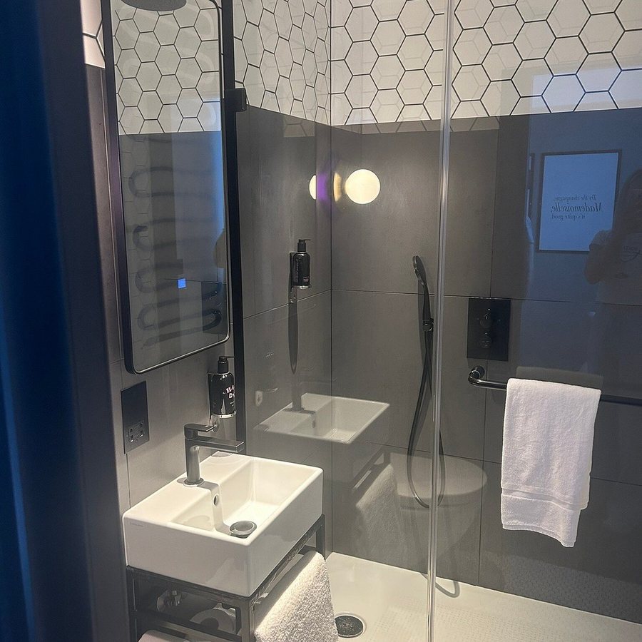 Assembly Covent Garden — Bathroom