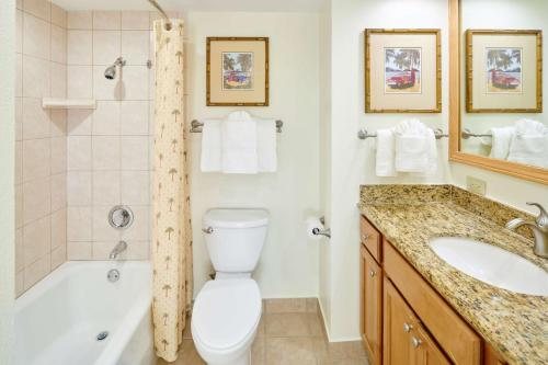 Aston Kaanapali Shores — Bathroom