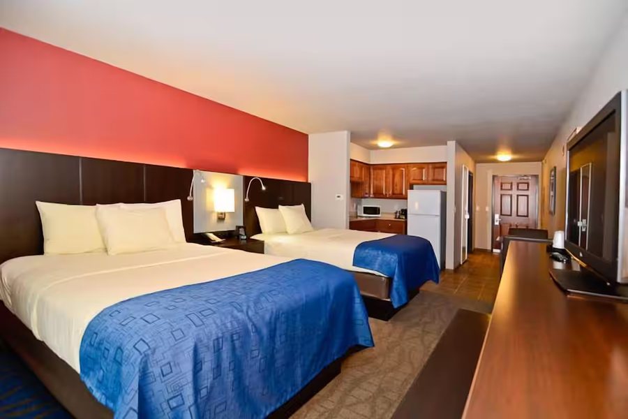 Astoria Hotel Event Center — Guest room