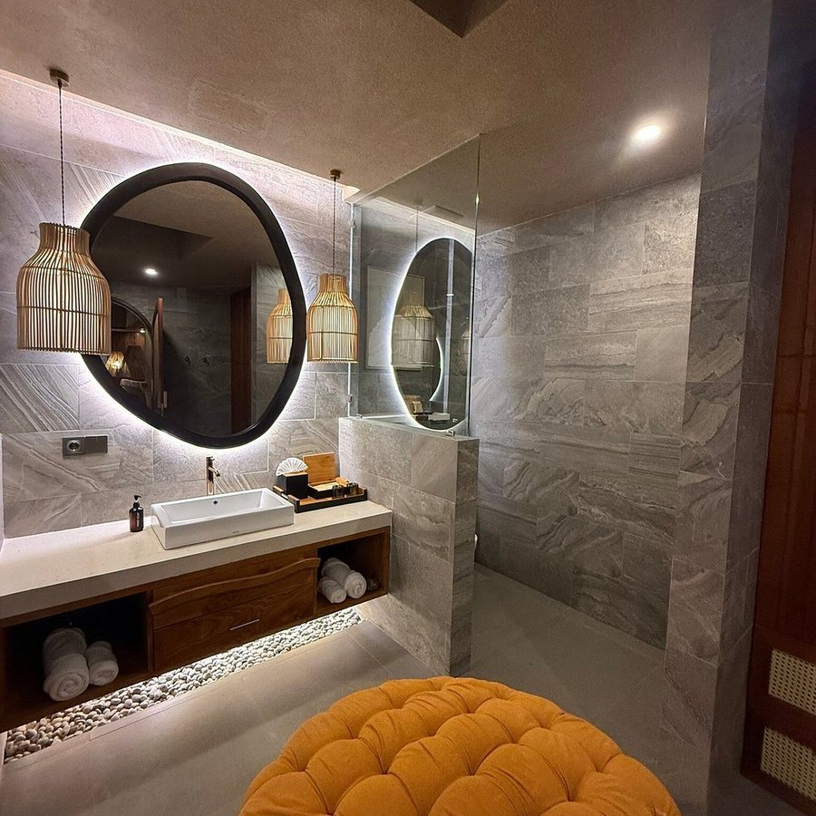 Asvara Villa Ubud By Ini Vie Hospitality — Bathroom