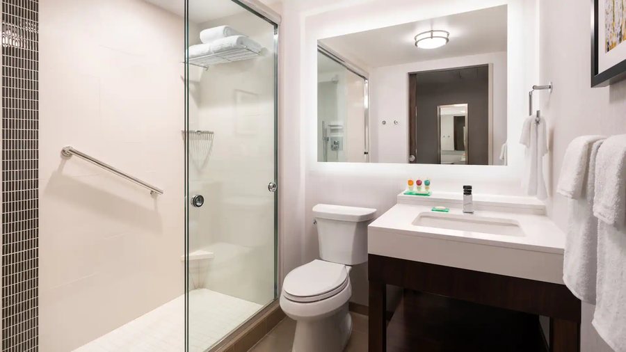 At Home Rentals San Francisco — Bathroom