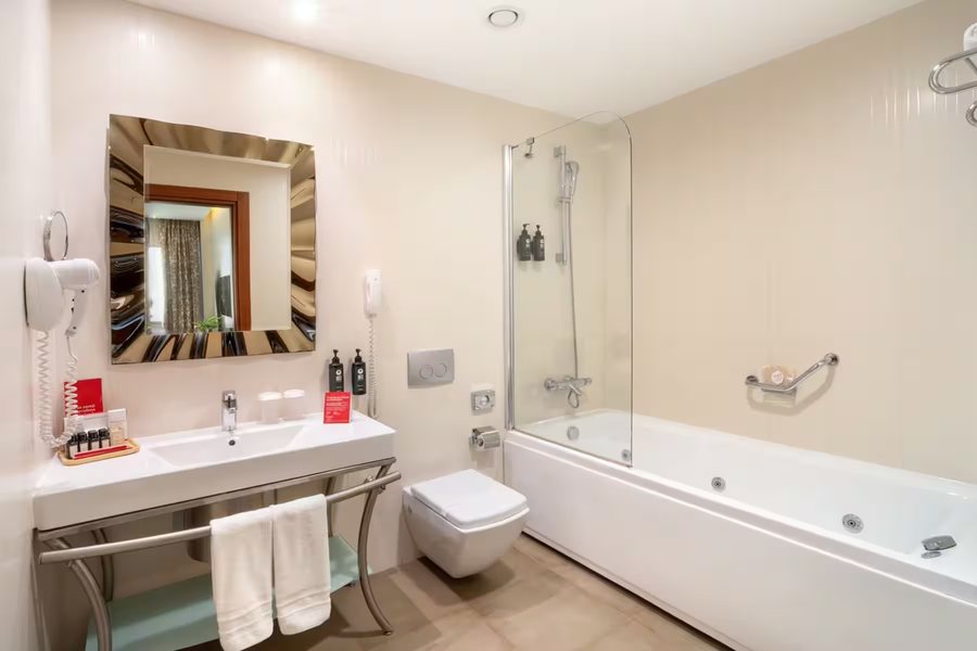 Atabay Hotel Istanbul — Bathroom