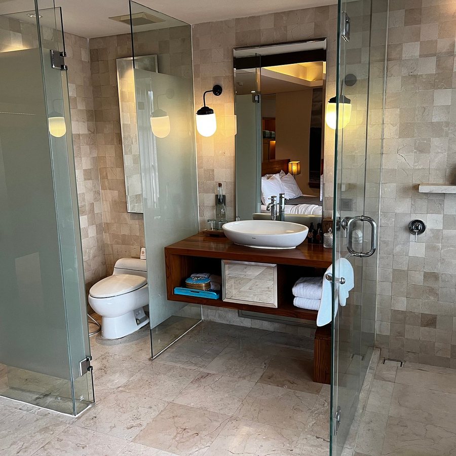 Atanaya Kuta Bali — Bathroom