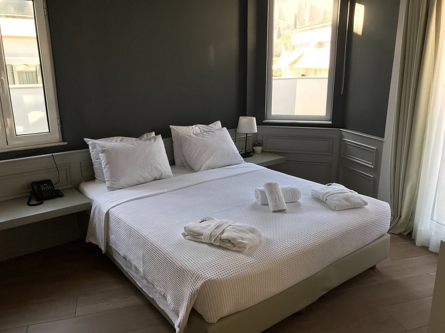 Athens Platinum Rooms and Suites — Guest room