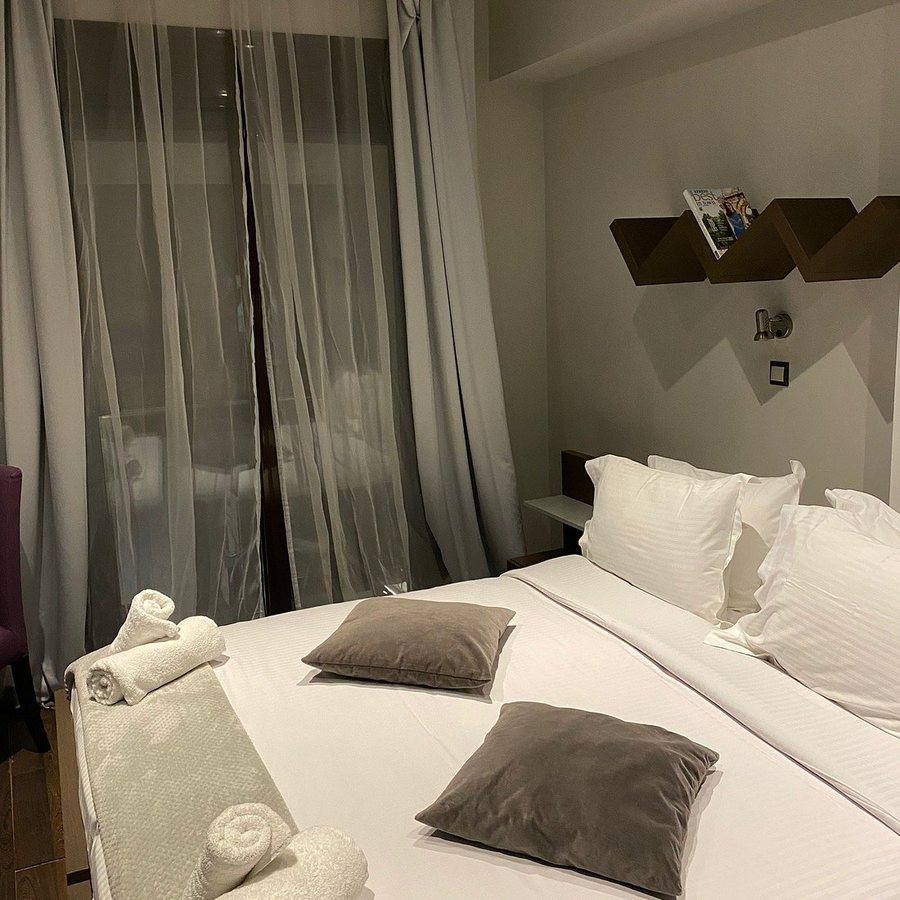 Athens Woo Suites — Guest room